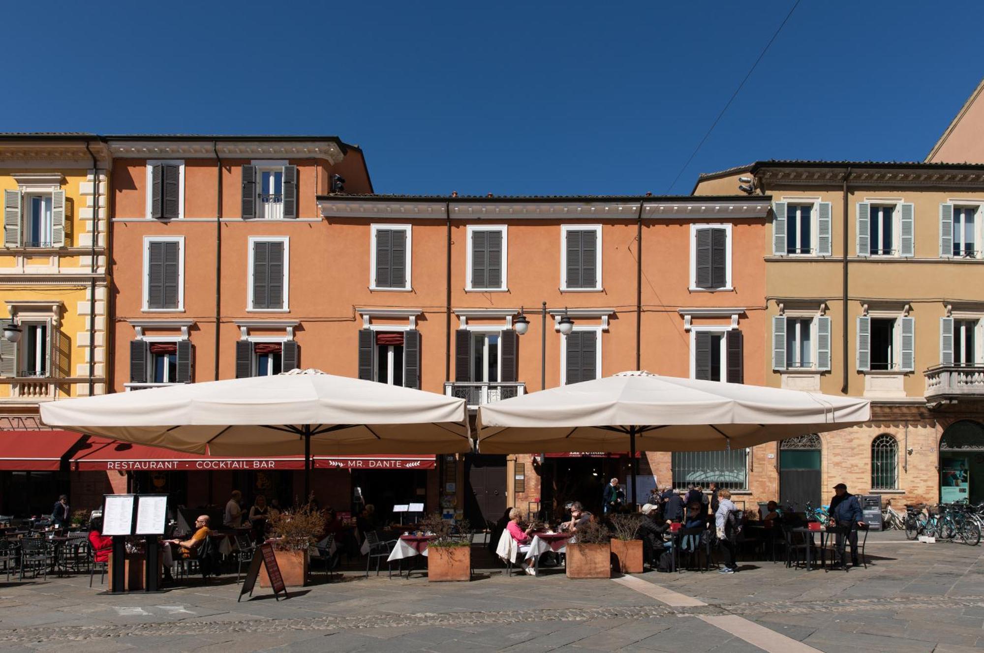 In Piazza 'Apartments & Relax' Равенна Экстерьер фото